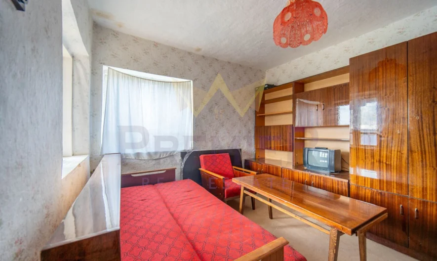 Къща (105 кв.м.) с двор (2514 кв.м.) в с. Селце, общ. Каварна, обл. Добрич. -  - снимка 7 - Имоти Премиер