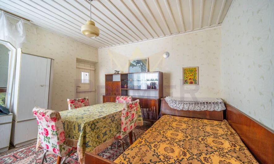 Къща (105 кв.м.) с двор (2514 кв.м.) в с. Селце, общ. Каварна, обл. Добрич. -  - снимка 9 - Имоти Премиер