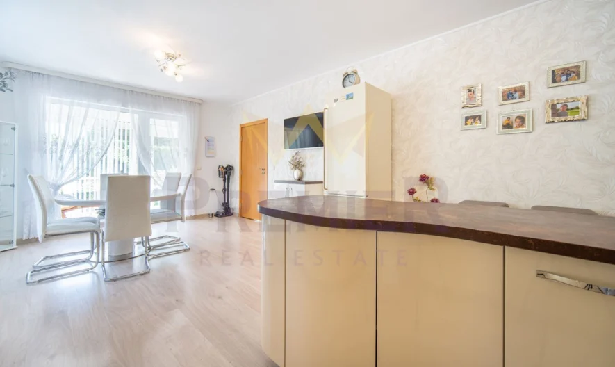 Къща - - снимка 11 - Имоти Премиер