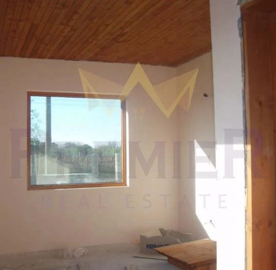 Къща (130кв.м.) с просторен двор (1000кв.м.) в с. Селце, област Добрич. -  - снимка 7 - Имоти Премиер