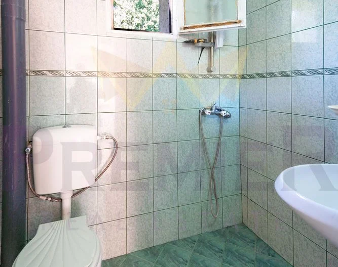 Къща - - снимка 16 - Имоти Премиер