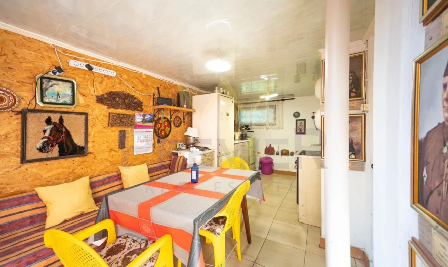 Къща - - снимка 18 - Имоти Премиер