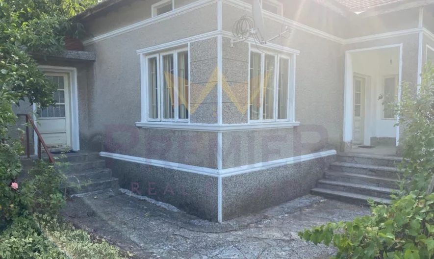 Къща -  - снимка 2 - Имоти Премиер