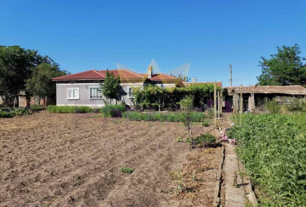 Агенция за недвижими имоти - Имоти Премиер - имот - 903200, Цена: 85000 EUR