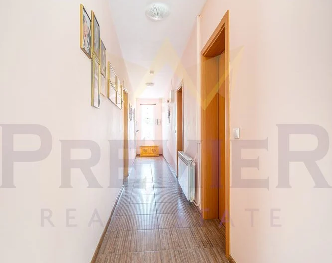 Къща - - снимка 23 - Имоти Премиер