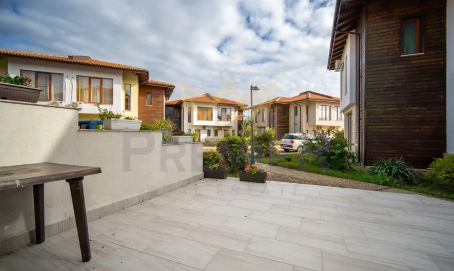 Къща - - снимка 25 - Имоти Премиер