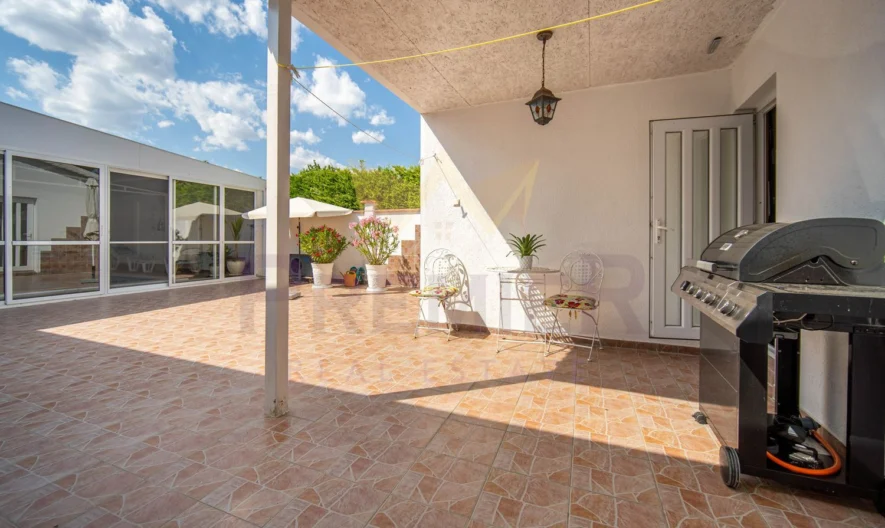 Къща -  - снимка 30 - Имоти Премиер