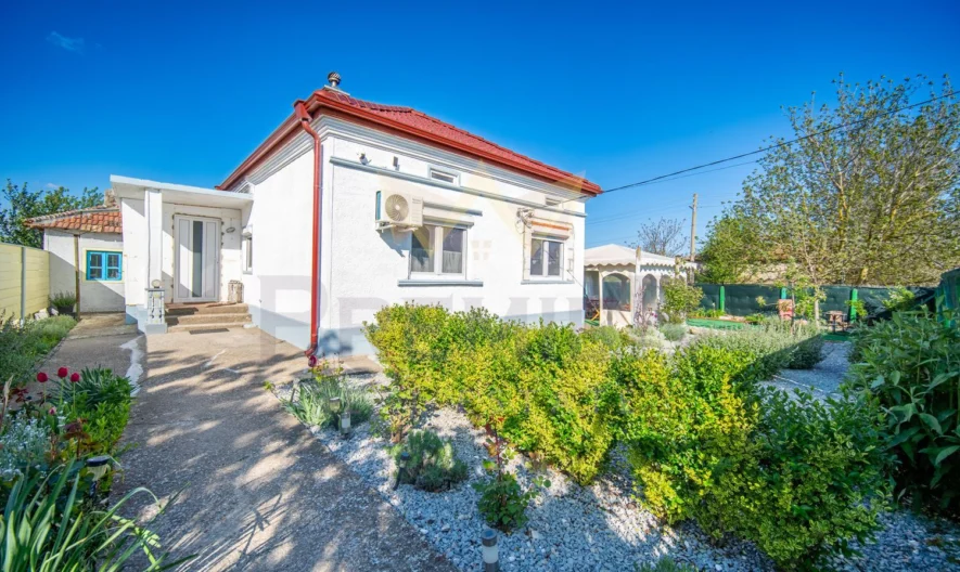 Къща (69 кв.м.) до ключ с двор (800 кв.м.) в с. Змеево, общ. Балчик, обл. Добрич -  - снимка 24 - Имоти Премиер