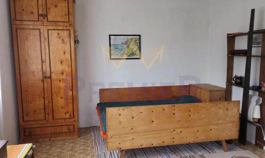 Къща - - снимка 8 - Имоти Премиер