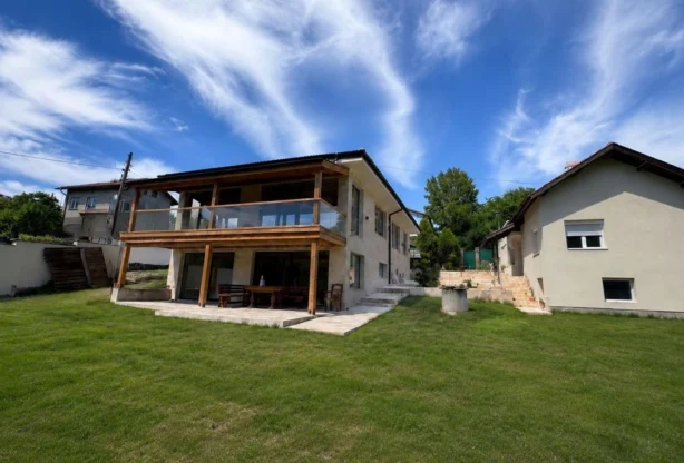 Агенция за недвижими имоти - Имоти Премиер - имот - 1225688, Цена: 890000 EUR
