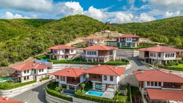 Къща Близнак в Свети Влас – Нов комплекс -  - снимка 7 - Имоти Премиер