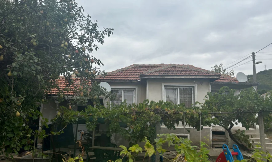 Къща до Варна -  - снимка 1 - Имоти Премиер