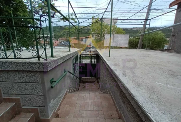 Агенция за недвижими имоти - Имоти Премиер - имот - 884412, Цена: 65000 EUR