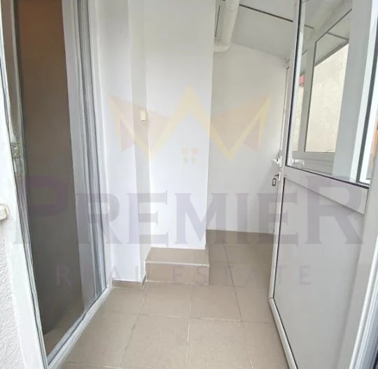 КЪЩА, КОЛХОЗЕН ПАЗАР -  - снимка 2 - Имоти Премиер