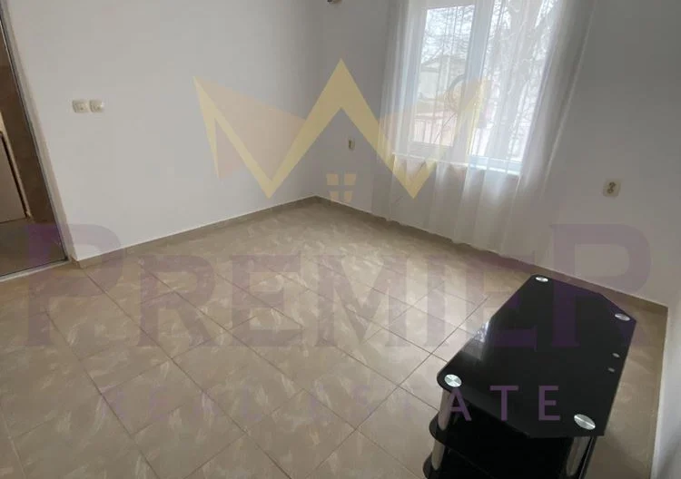 КЪЩА, КОЛХОЗЕН ПАЗАР -  - снимка 8 - Имоти Премиер