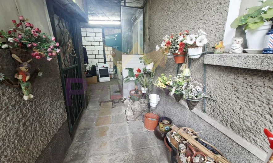 Къща кв. Христо Ботев -  - снимка 7 - Имоти Премиер