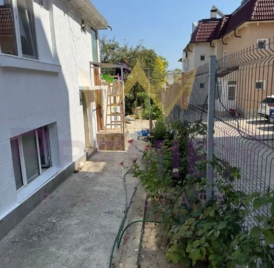 КЪЩА, М-Т СВЕТИ НИКОЛА - - снимка 12 - Имоти Премиер