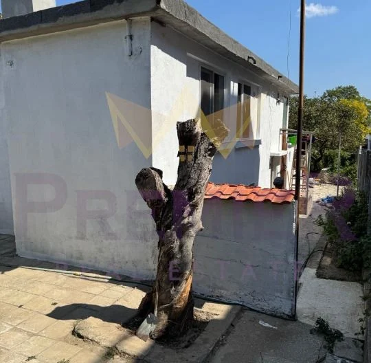 КЪЩА, М-Т СВЕТИ НИКОЛА -  - снимка 16 - Имоти Премиер