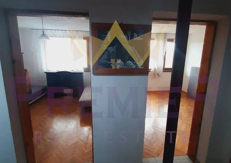 Къща на три етажа с.Долище - - снимка 17 - Имоти Премиер