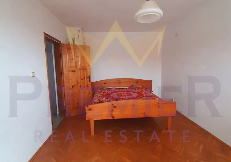 Къща на три етажа с.Долище - - снимка 19 - Имоти Премиер