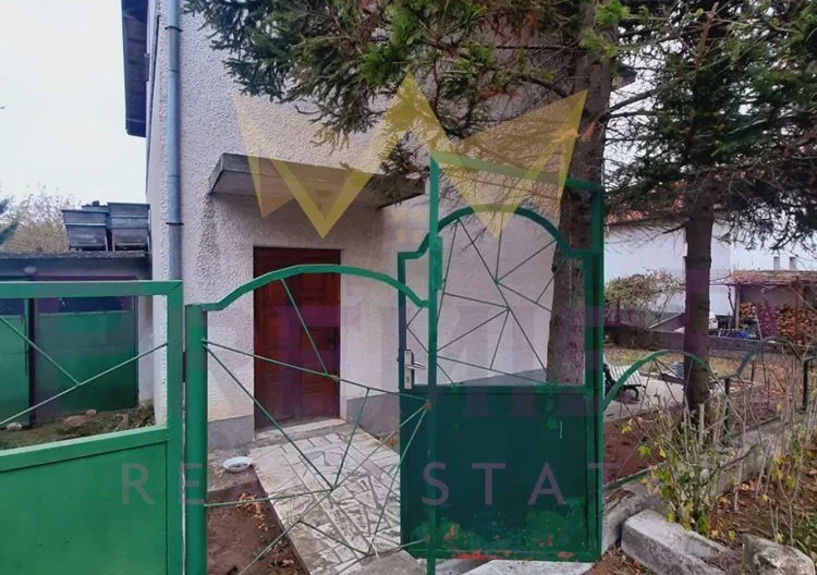 Къща на три етажа с.Долище - - снимка 27 - Имоти Премиер