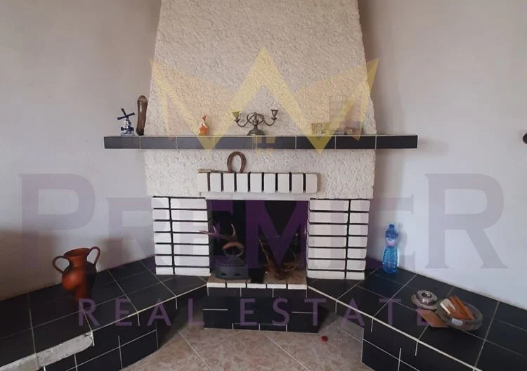 Къща на три етажа с.Долище - - снимка 3 - Имоти Премиер