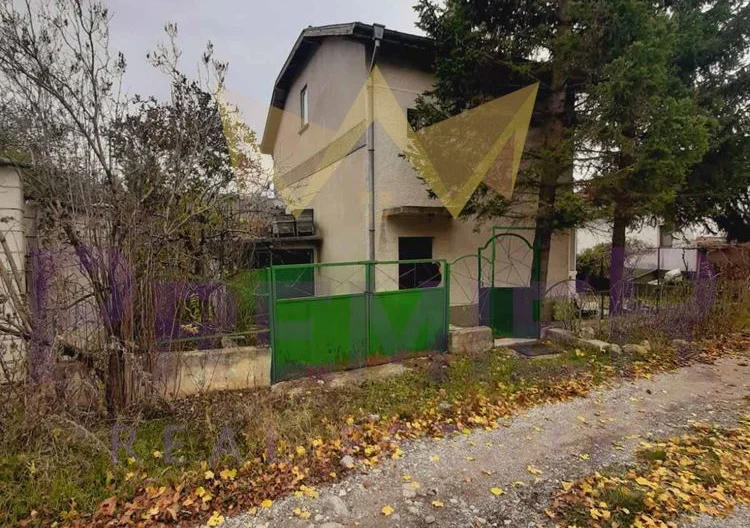 Къща на три етажа с.Долище - - снимка 37 - Имоти Премиер