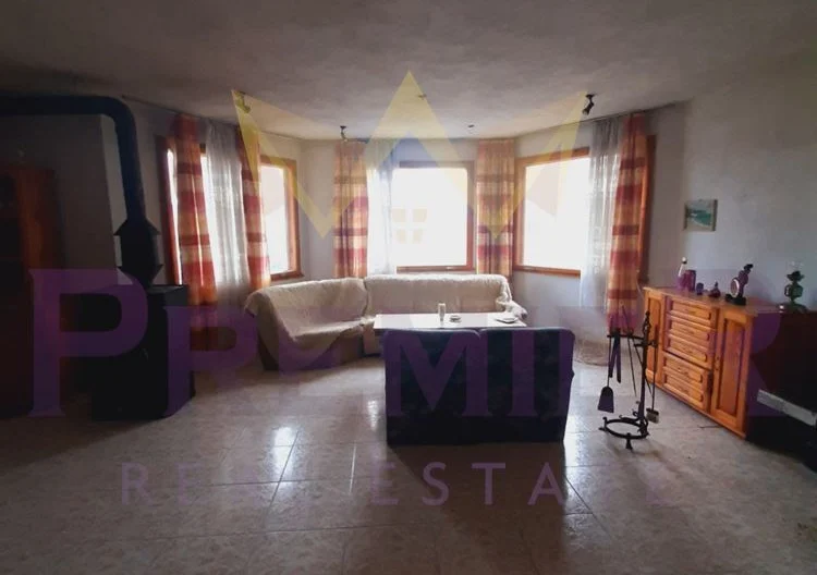 Къща на три етажа с.Долище - - снимка 5 - Имоти Премиер