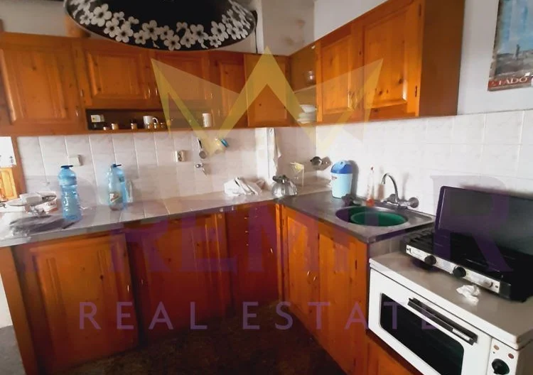 Къща на три етажа с.Долище - - снимка 6 - Имоти Премиер