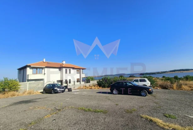 Агенция за недвижими имоти - Имоти Премиер - имот - 1081902, Цена: 180000 EUR