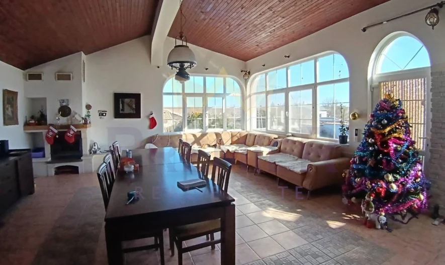 Къща с басейн  в с.Куманово, обл. Варна -  - снимка 14 - Имоти Премиер