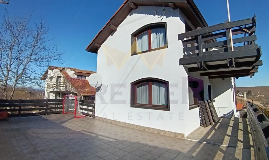 Къща с басейн  в с.Куманово, обл. Варна -  - снимка 15 - Имоти Премиер