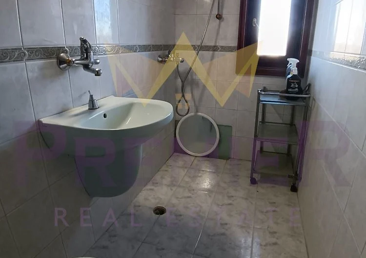 Къща с басейн  в с.Куманово, обл. Варна -  - снимка 16 - Имоти Премиер