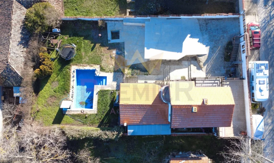 Къща с басейн  в с.Куманово, обл. Варна -  - снимка 8 - Имоти Премиер