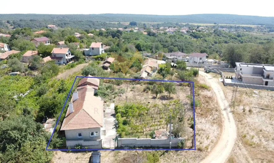 Къща с. Близнаци, обл. Варна -  - снимка 1 - Имоти Премиер