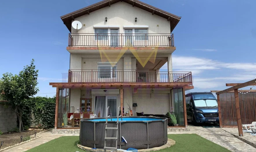 Къща с. Божурец, обл. Добрич -  - снимка 1 - Имоти Премиер