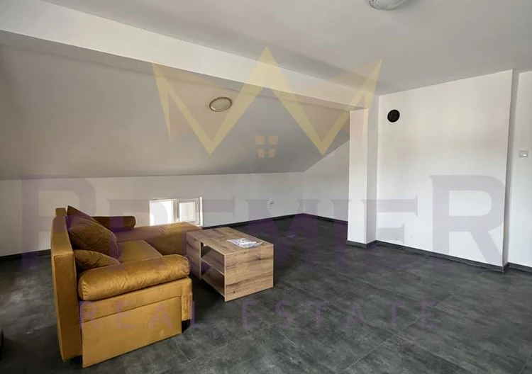 Къща с четири самостоятелни жилища, двор и паркоместа в кв. Виница, ул. Кастрица. -  - снимка 27 - Имоти Премиер