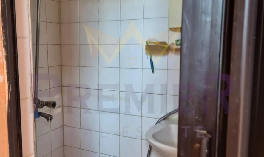 Къща с допълнителна постройка , гараж и двор в сърцето на гр. Камено -  - снимка 13 - Имоти Премиер