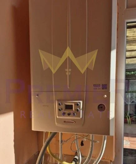 Къща с допълнителна постройка , гараж и двор в сърцето на гр. Камено -  - снимка 7 - Имоти Премиер