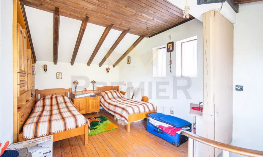 🌿 КЪЩА С ДУША В С. ДОЛИЩЕ | 1300 кв.м ДВОР | 210 кв.м РЗП -  - снимка 16 - Имоти Премиер