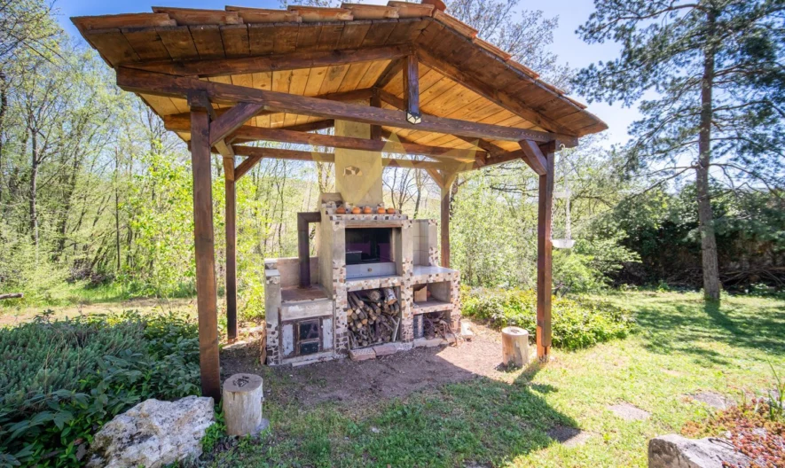 🌿 КЪЩА С ДУША В С. ДОЛИЩЕ | 1300 кв.м ДВОР | 210 кв.м РЗП -  - снимка 23 - Имоти Премиер