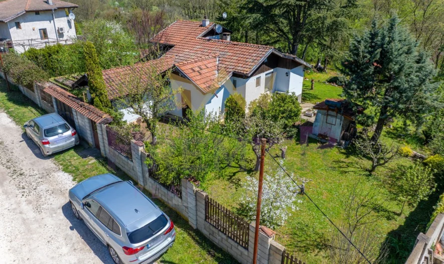 🌿 КЪЩА С ДУША В С. ДОЛИЩЕ | 1300 кв.м ДВОР | 210 кв.м РЗП -  - снимка 26 - Имоти Премиер