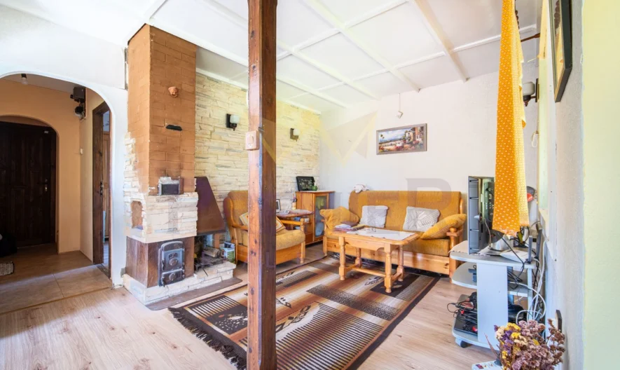 🌿 КЪЩА С ДУША В С. ДОЛИЩЕ | 1300 кв.м ДВОР | 210 кв.м РЗП -  - снимка 3 - Имоти Премиер