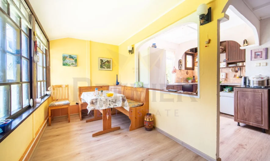 🌿 КЪЩА С ДУША В С. ДОЛИЩЕ | 1300 кв.м ДВОР | 210 кв.м РЗП -  - снимка 6 - Имоти Премиер