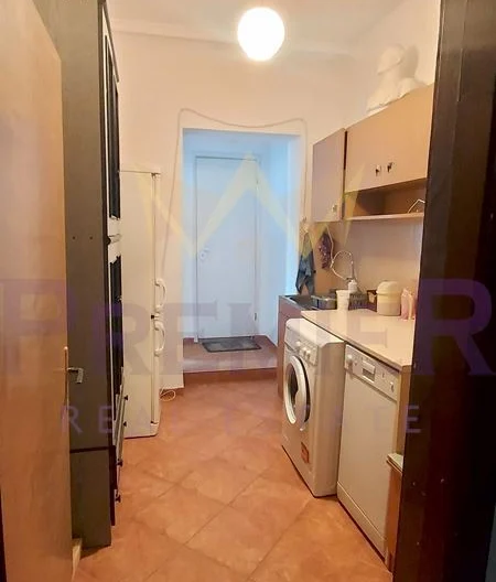 КЪЩА С ДВА ЕТАЖА, ГАРАЖ И САМОСТОЯТЕЛНО СТУДИО В АЙТОС -  - снимка 14 - Имоти Премиер