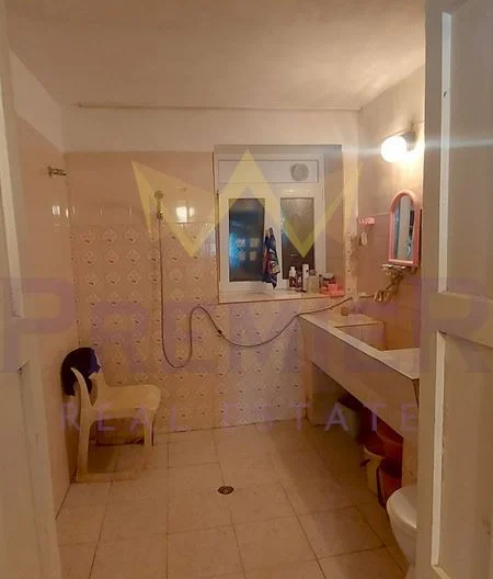 КЪЩА С ДВА ЕТАЖА, ГАРАЖ И САМОСТОЯТЕЛНО СТУДИО В АЙТОС -  - снимка 8 - Имоти Премиер