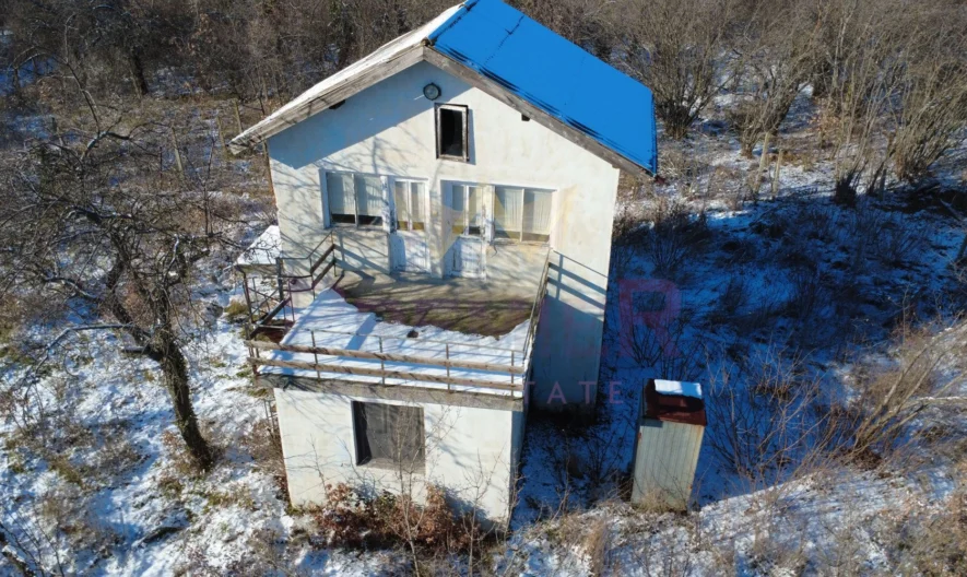 Къща с двор в м-т Перчемлията, гр. Варна. -  - снимка 7 - Имоти Премиер