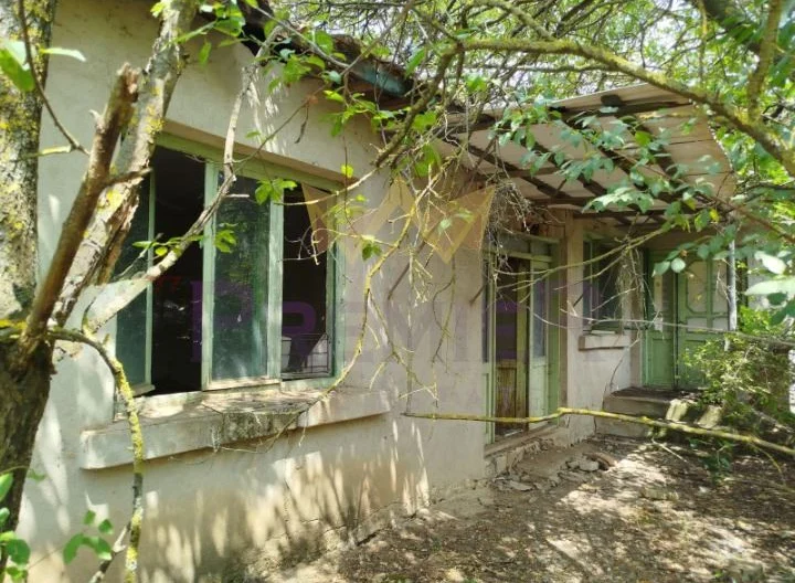 къща с голям двор и отлична локация в с. Искър, общ. Вълчи дол, обл. Варна -  - снимка 9 - Имоти Премиер