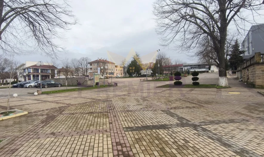 🏡 КЪЩА С ГОЛЯМ ДВОР И СТОПАНСКИ ПОСТРОЙКИ | гр. Смядово | на 20 км от Шумен -  - снимка 15 - Имоти Премиер