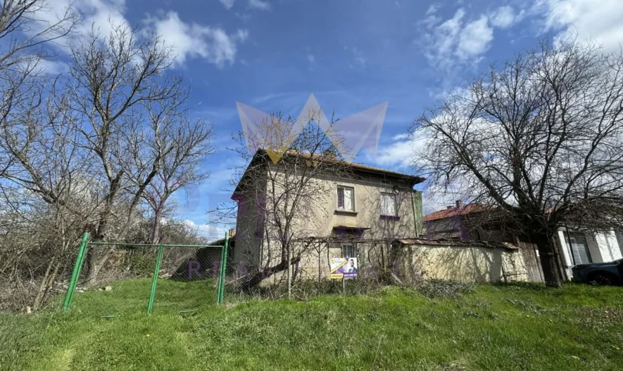 🏡 КЪЩА С ГОЛЯМ ДВОР И СТОПАНСКИ ПОСТРОЙКИ | гр. Смядово | на 20 км от Шумен -  - снимка 3 - Имоти Премиер